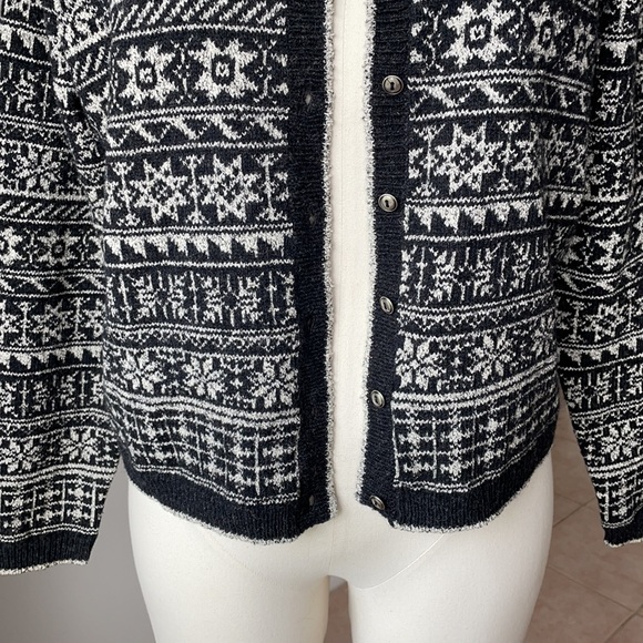 Vintage Wool Blend Button Down Cardigan snowflake Small Gap - Picture 7 of 13